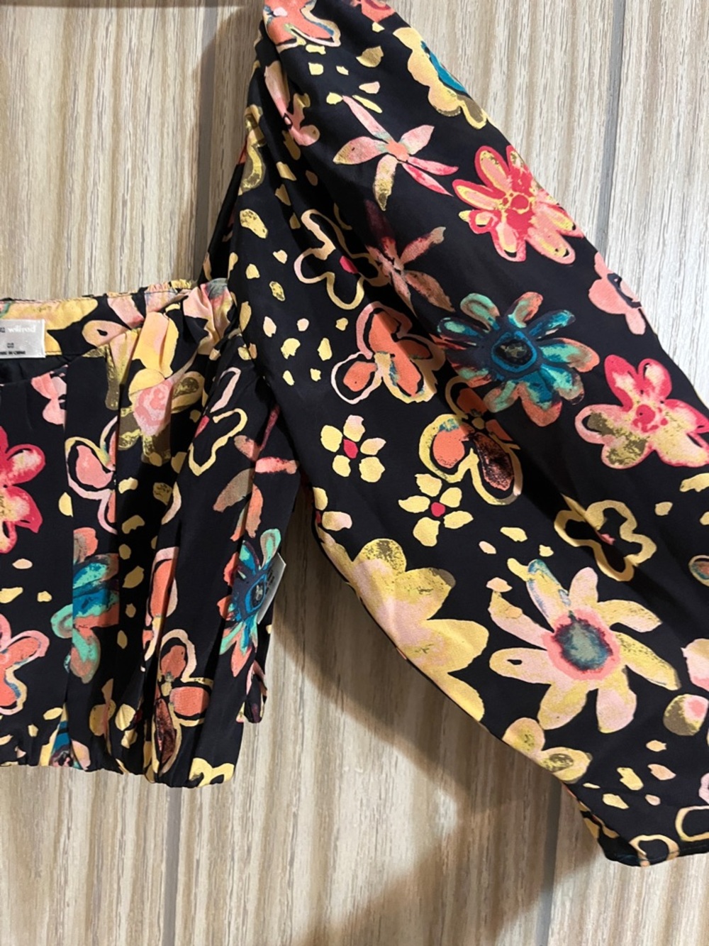 Wilfred Silk Square-Neck Puff Sleeve Floral Crop Top - Black Multi - Picture 4 of 7